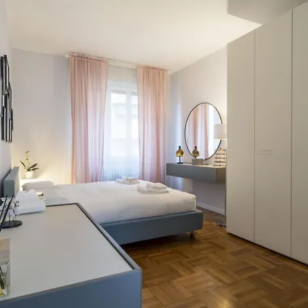 Easylife - Elegante E Chic Dimora Con Balcone Lägenhet
