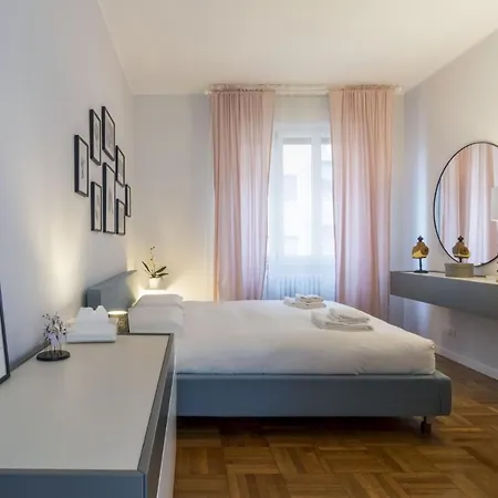 Lägenhet Easylife - Elegante E Chic Dimora Con Balcone